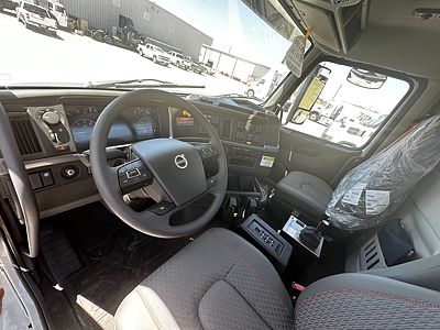 2026 Volvo VHD64B300