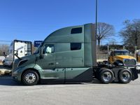 2025 Volvo VNL64T660