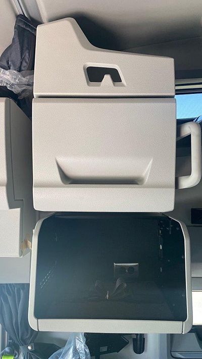 2025 Volvo VNL64T660