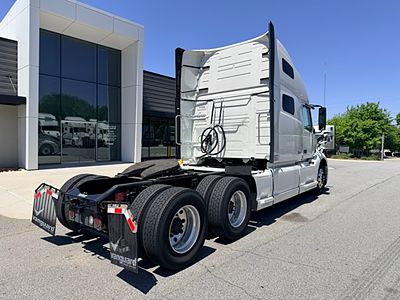 2023 Volvo VNL760