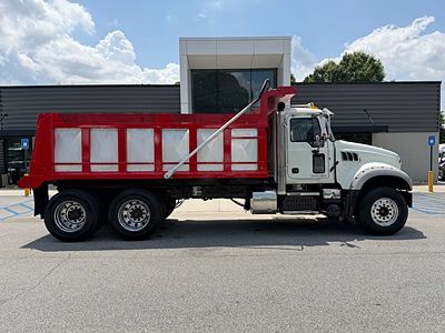 2016 Mack GU713
