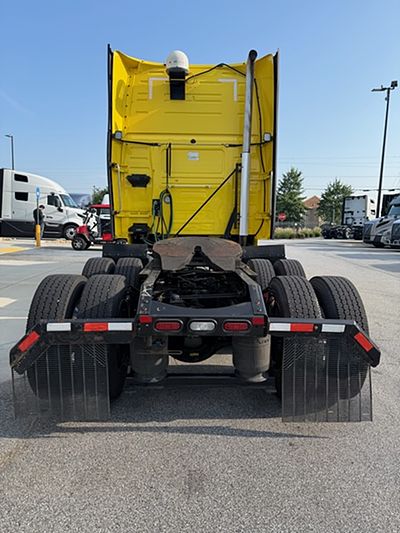 2023 Volvo VNL64T860