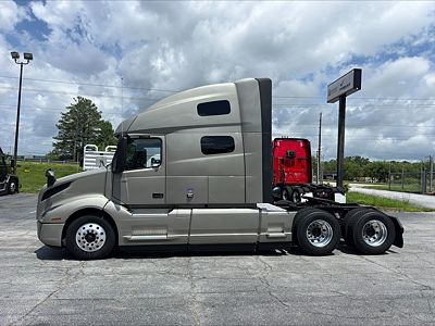 2023 Volvo VNL64T