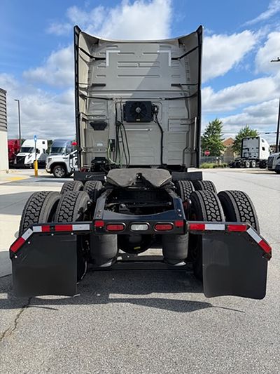 2023 Volvo VNL64T760