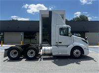 2018 Volvo VNL64T300