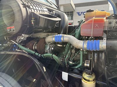 2022 Volvo VNL64T760