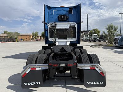 2022 Volvo VNL64T860