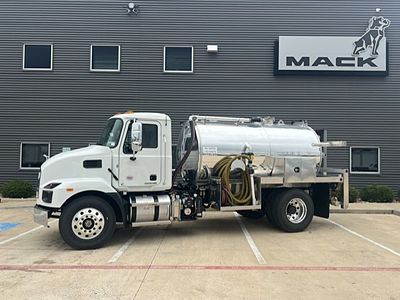 2027 Mack MD642