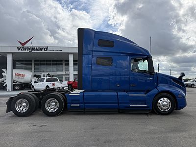 2022 Volvo VNL64T760