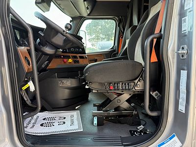 2022 Freightliner CASCADIA 126