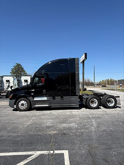 2024 Freightliner CASCADIA 126