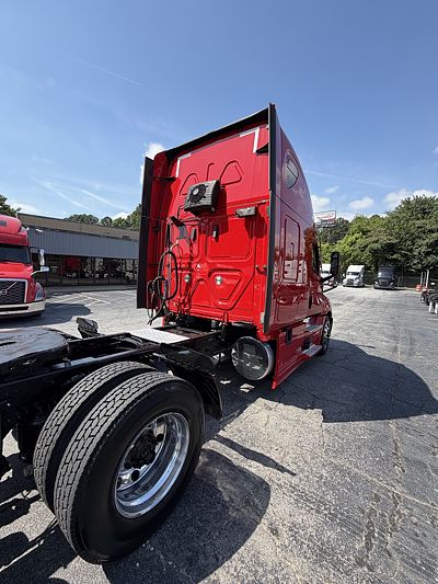 2023 Freightliner CASCADIA 126