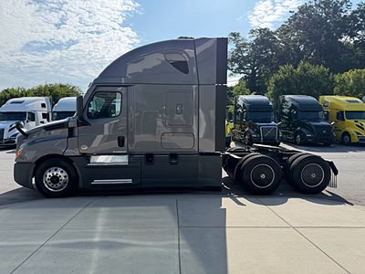 2022 Freightliner CASCADIA 126