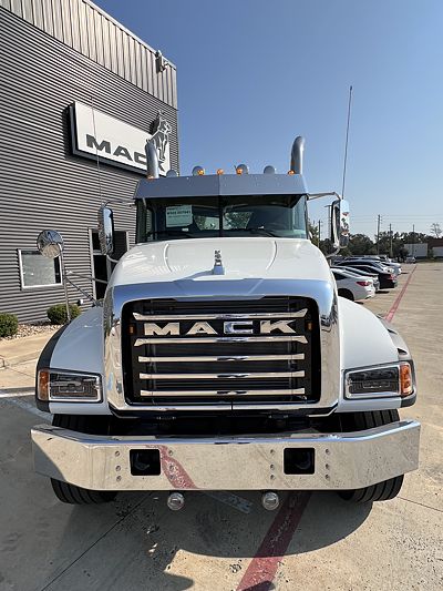 2026 Mack GRANITE 84FT