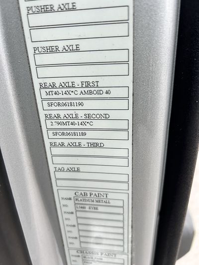 2020 Volvo VNR64T300