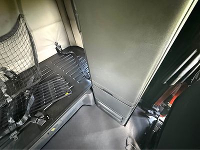 2020 Freightliner CASCADIA 126