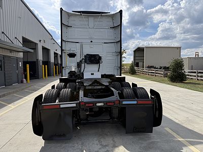 2023 Volvo VNL64T740