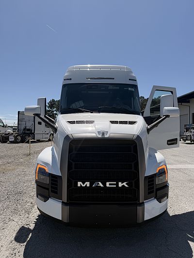 2026 Mack PIONEER 64T