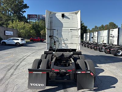 2022 Volvo VNL64T860