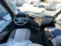 2025 Volvo VNL64T660