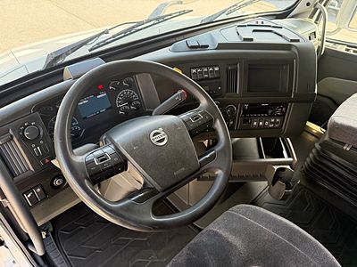 2020 Volvo VNR64T640
