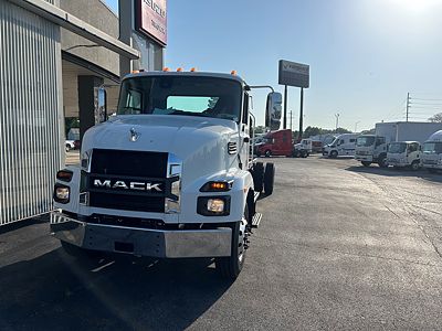 2027 Mack MD642