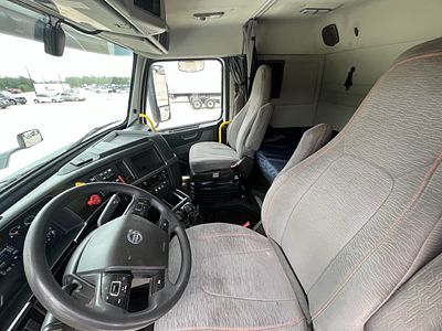 2020 Volvo VNR64T400