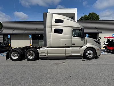 2023 Volvo VNL64T760