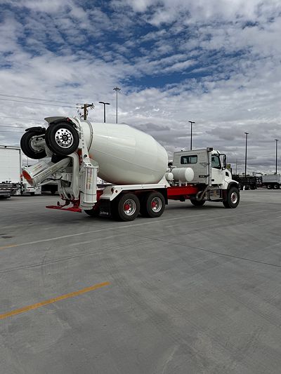 2026 Volvo VHD64F300