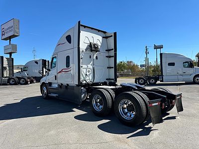 2022 Freightliner CASCADIA 126