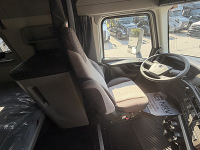 2027 Volvo VNL64T860