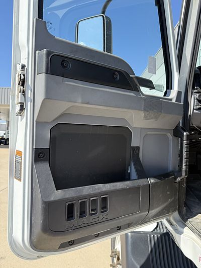 2024 Mack MD642