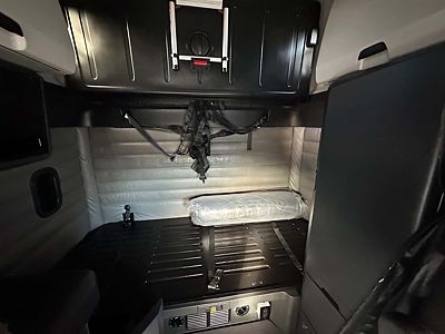 2022 Freightliner CASCADIA 126