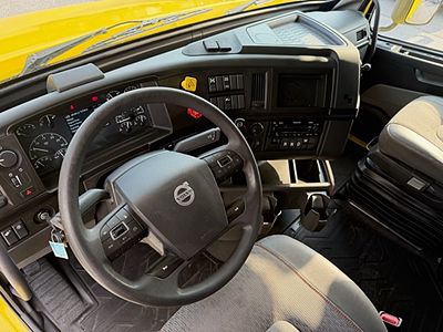 2023 Volvo VNL64T860