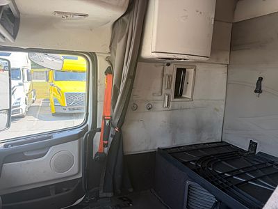 2015 Volvo VNL64T630