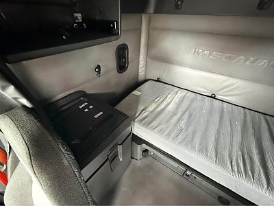 2022 Freightliner CASCADIA 126