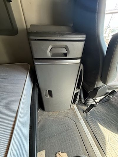 2022 Volvo VNL64T760
