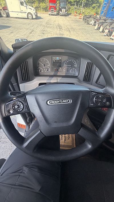 2020 Freightliner CASCADIA 126