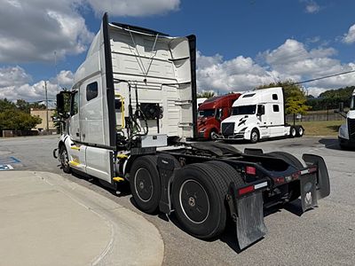 2023 Volvo VNL64T740