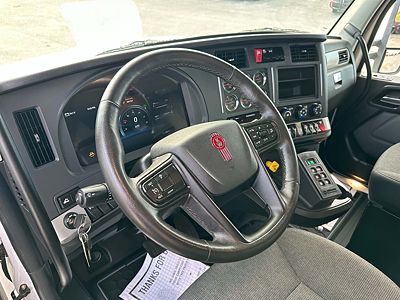 2026 Kenworth T880