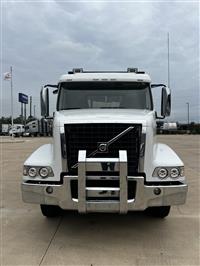 2019 Volvo VHD64B200