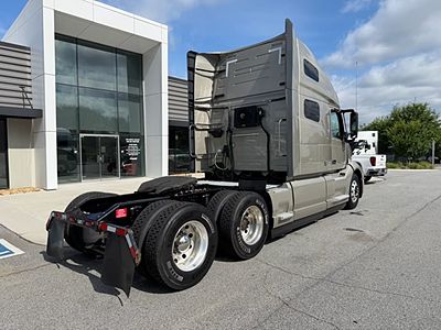 2023 Volvo VNL64T760