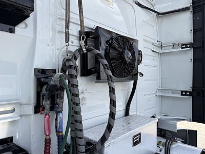 2023 Volvo VNL64T740