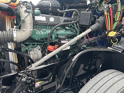 2021 Volvo VNL64T760