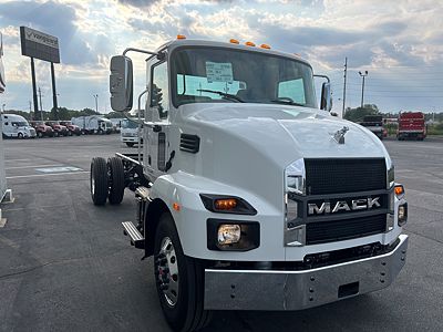 2027 Mack MD742