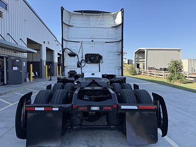 2023 Volvo VNL64T740