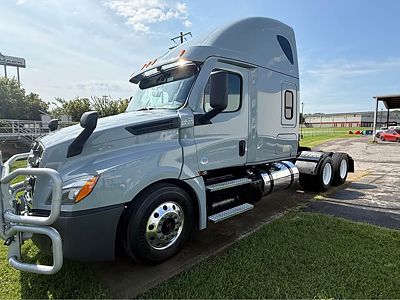 2020 Freightliner CASCADIA 126