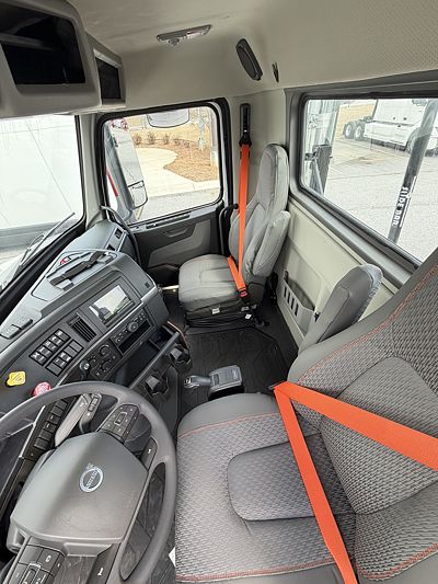 2027 Volvo VNR64T300