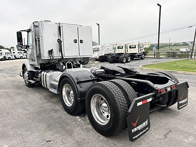 2020 Volvo VNR64T300