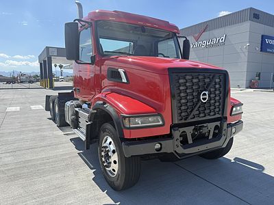 2023 Volvo VHD64FT